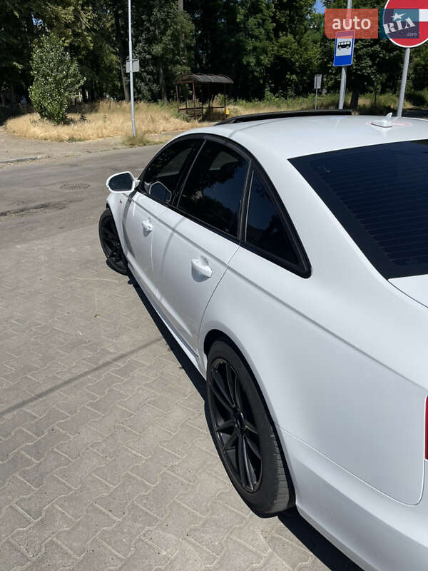 Седан Audi A6 2013 в Чернівцях
