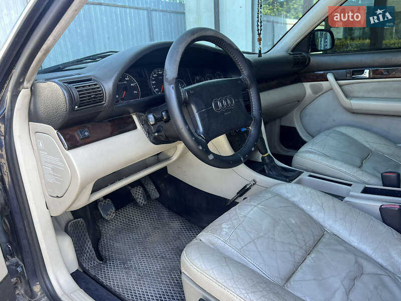 Седан Audi A6 1997 в Кременце