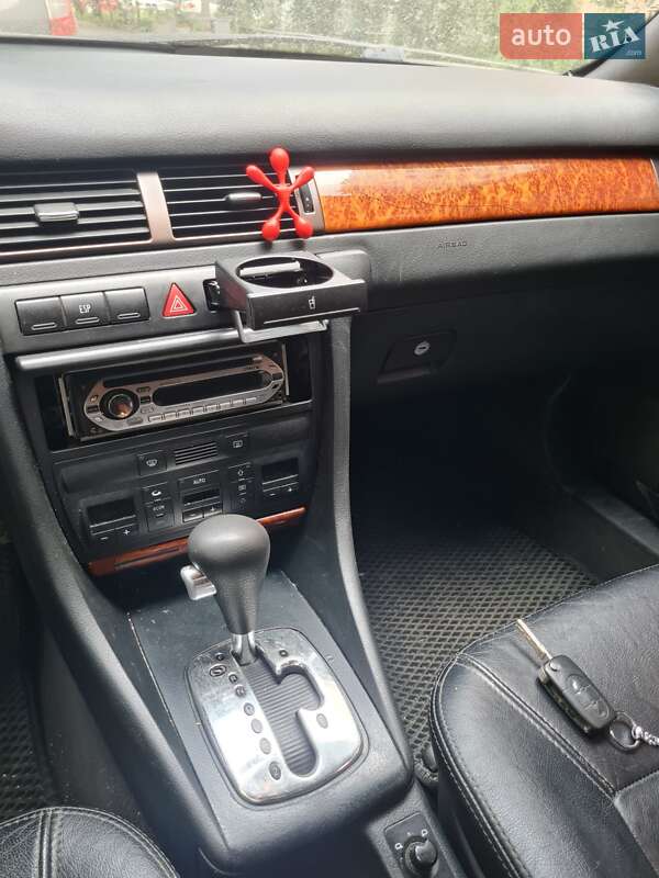 Седан Audi A6 2000 в Чернівцях