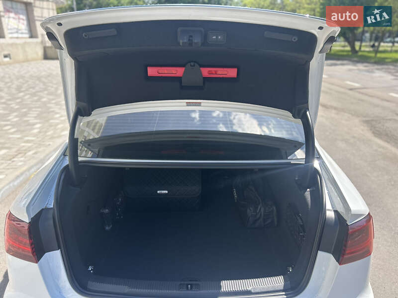 Седан Audi A6 2018 в Николаеве
