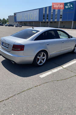 Седан Audi A6 2004 в 