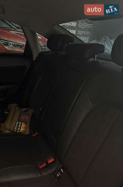 Седан Audi A6 2012 в 
