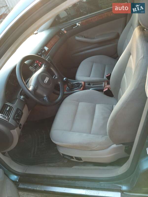 Седан Audi A6 2000 в Глухове