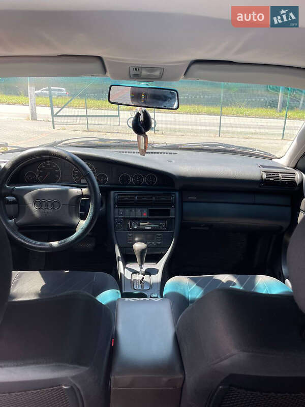 Седан Audi A6 1996 в Чернівцях