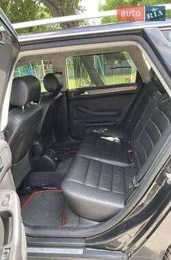 Универсал Audi A6 2004 в 