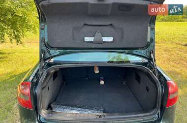 Седан Audi A6 2001 в 
