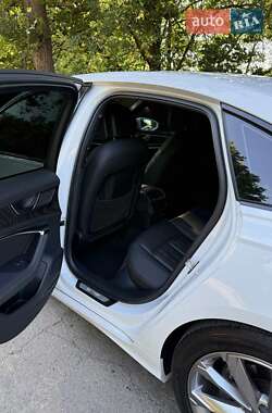 Седан Audi A6 2022 в 