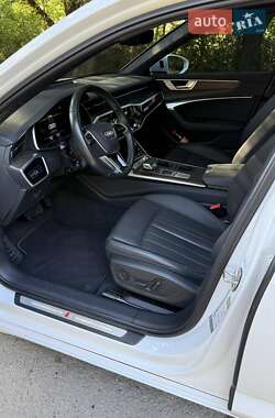 Седан Audi A6 2022 в 