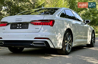Седан Audi A6 2019 в 