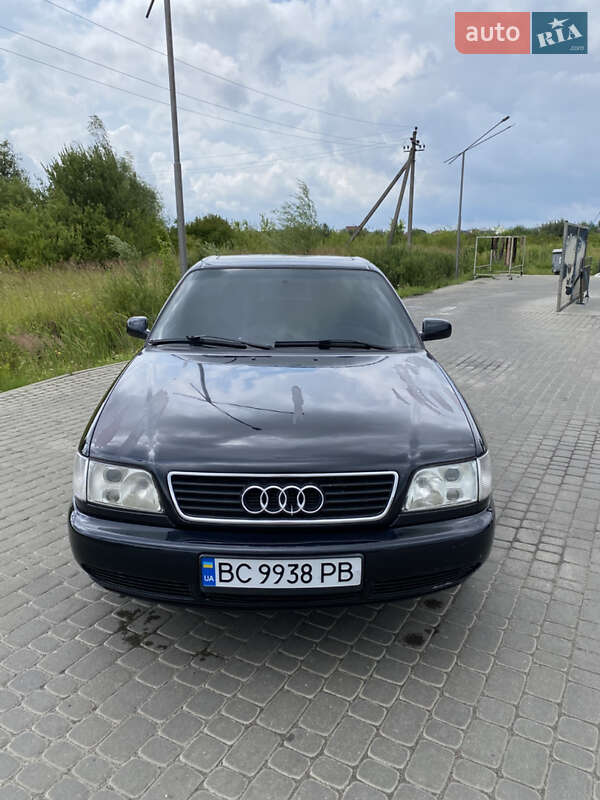 Седан Audi A6 1995 в Жовкве