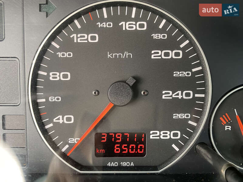 Седан Audi A6 1995 в Жовкве