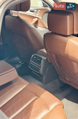 Седан Audi A6 2013 в 