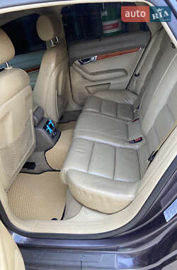 Седан Audi A6 2004 в 