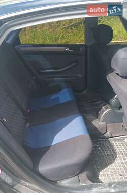 Седан Audi A6 2001 в 