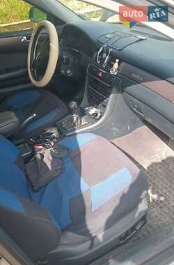 Седан Audi A6 2001 в 