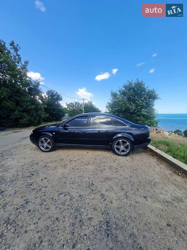 Седан Audi A6 2002 в Фонтанці