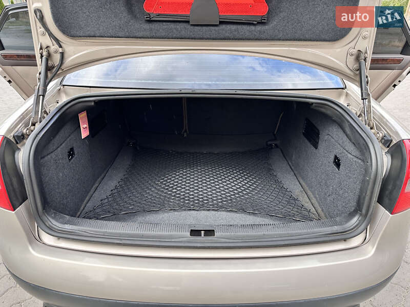 Седан Audi A6 1998 в Тростянці