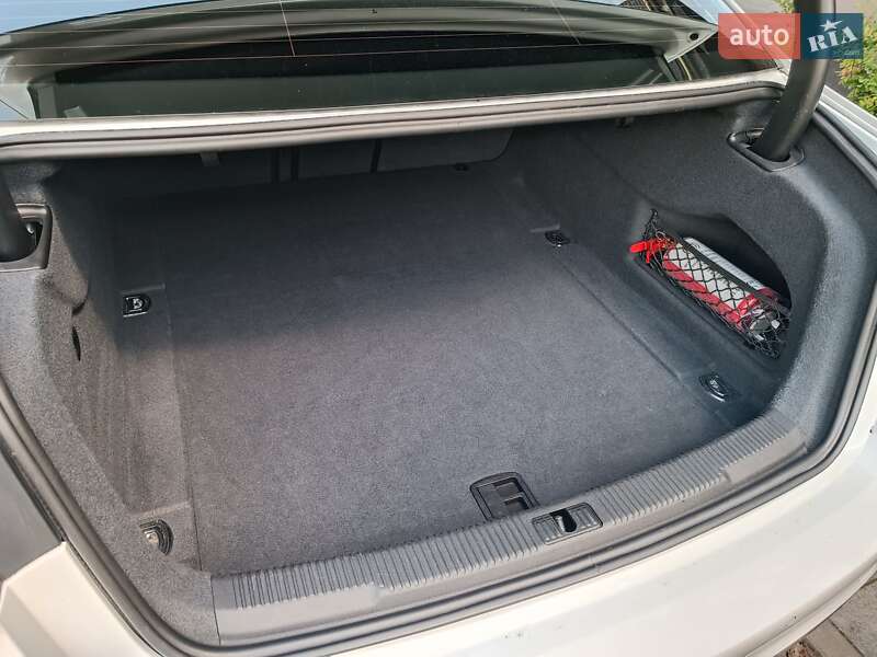Седан Audi A6 2014 в Львові