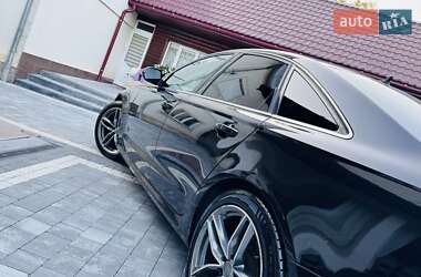 Седан Audi A6 2012 в 