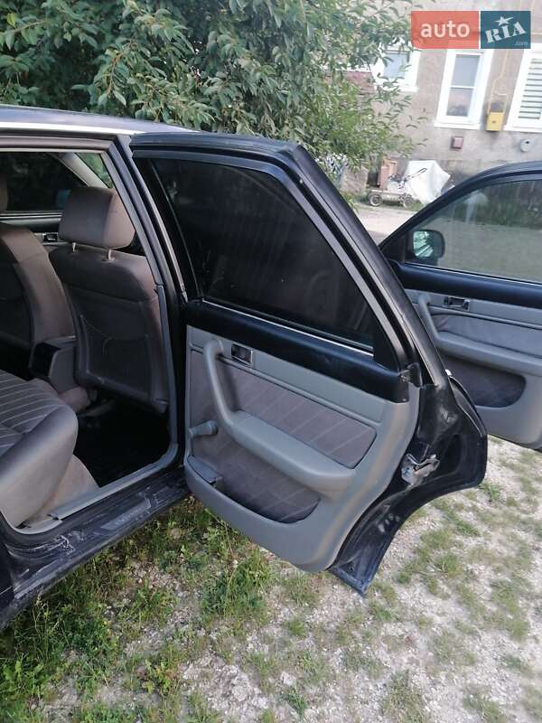 Седан Audi A6 1995 в Каменец-Подольском