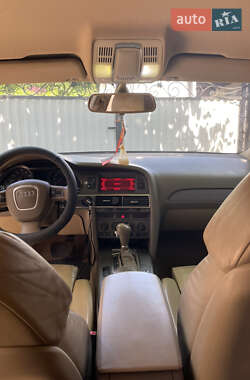 Седан Audi A6 2004 в 