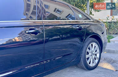 Седан Audi A6 2012 в 