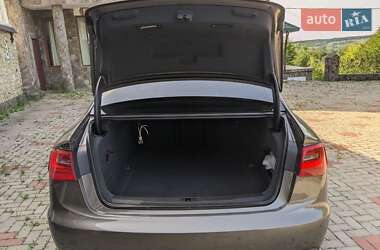 Седан Audi A6 2012 в 