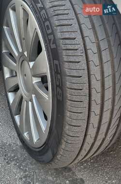 Седан Audi A6 2004 в 