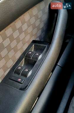 Седан Audi A6 2004 в 