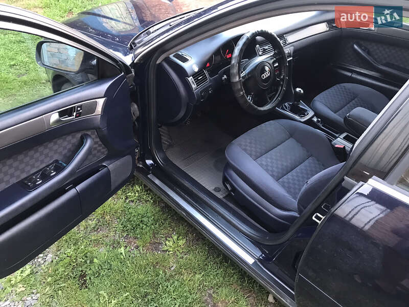 Седан Audi A6 2002 в Остроге