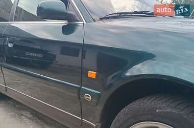 Седан Audi A6 1995 в 