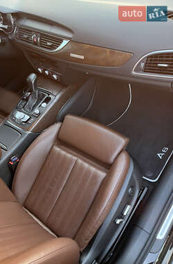 Седан Audi A6 2015 в 