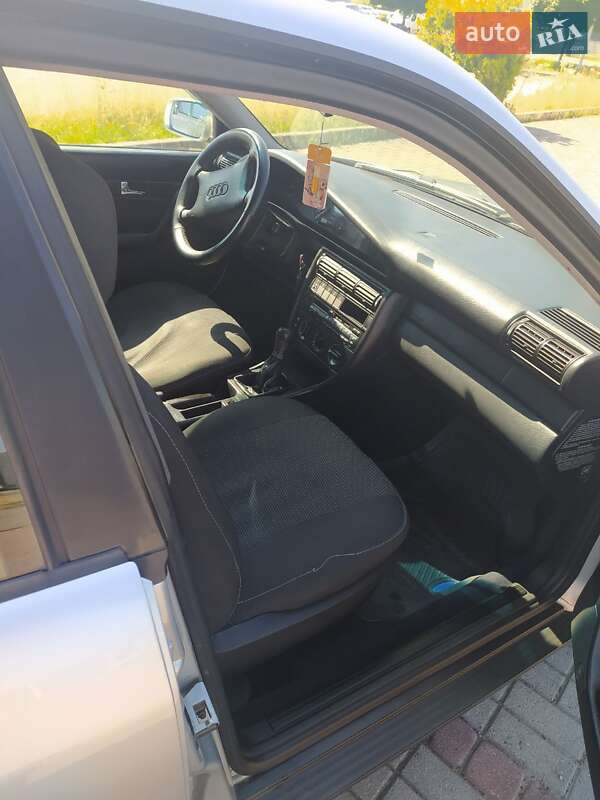 Седан Audi A6 1995 в Тячеве
