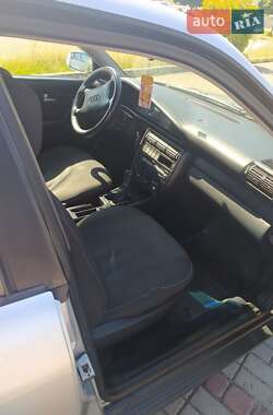 Седан Audi A6 1995 в 