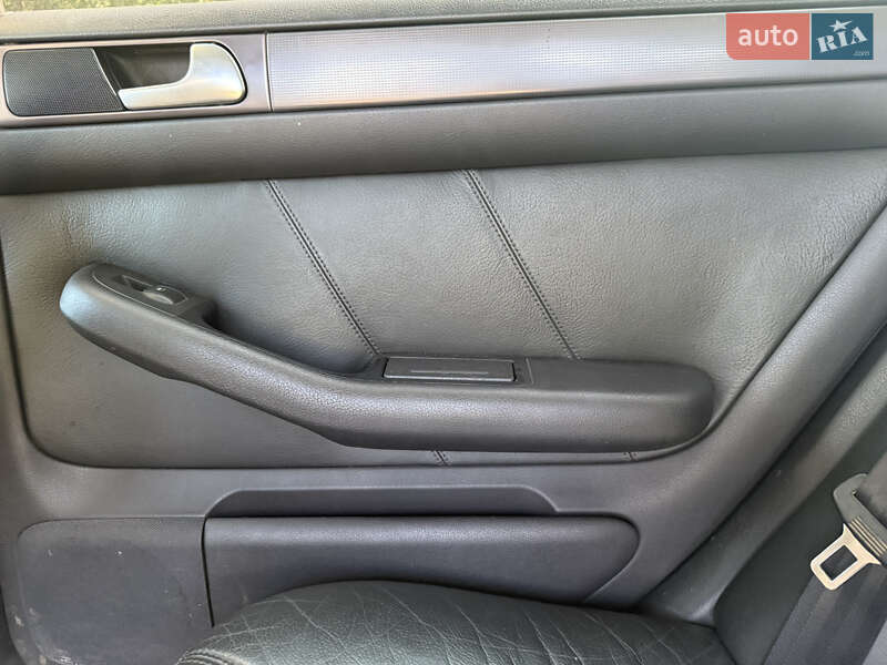 Универсал Audi A6 2003 в Ратным