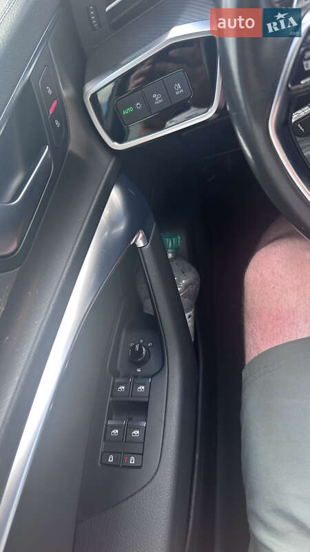 Универсал Audi A6 2019 в Львове