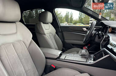 Седан Audi A6 2019 в 
