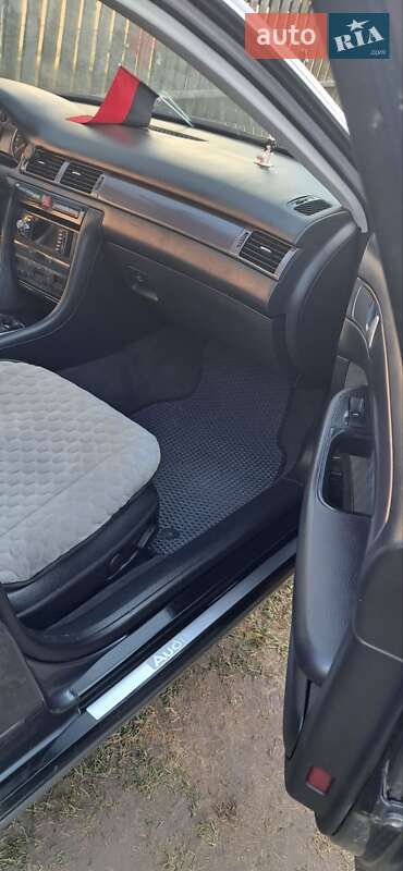 Универсал Audi A6 2003 в Костополе