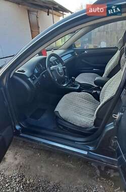 Универсал Audi A6 2003 в Костополе