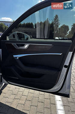 Седан Audi A6 2019 в 