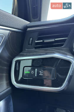 Седан Audi A6 2019 в 
