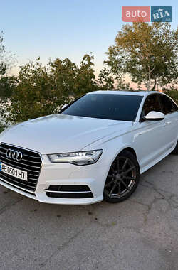 Седан Audi A6 2015 в 