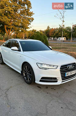 Седан Audi A6 2015 в 