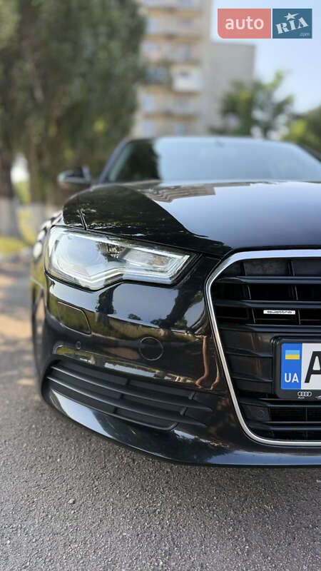 Седан Audi A6 2011 в Киеве