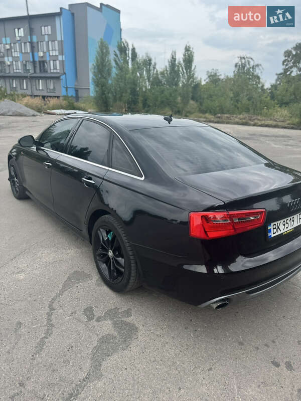 Седан Audi A6 2014 в Ровно
