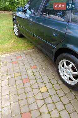 Седан Audi A6 1996 в 