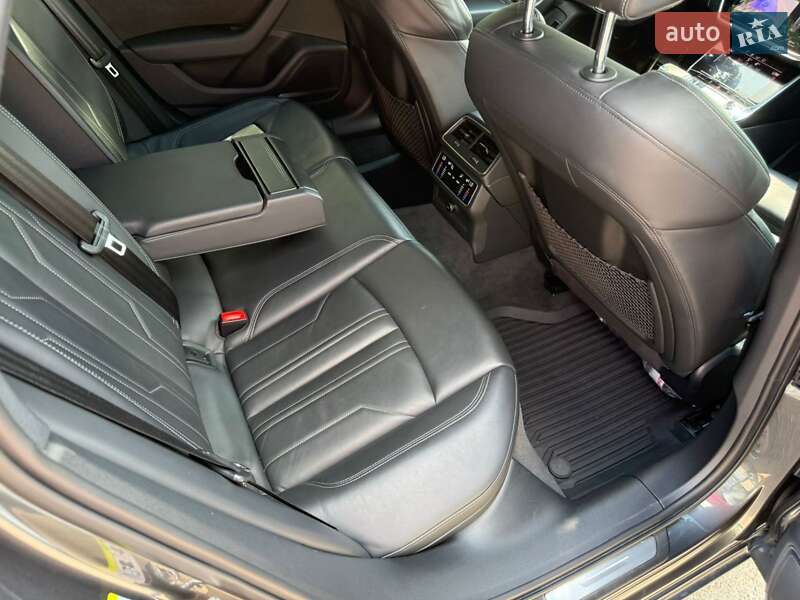 Универсал Audi A6 2019 в Киеве