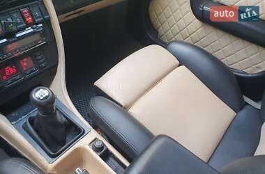 Седан Audi A6 1995 в 