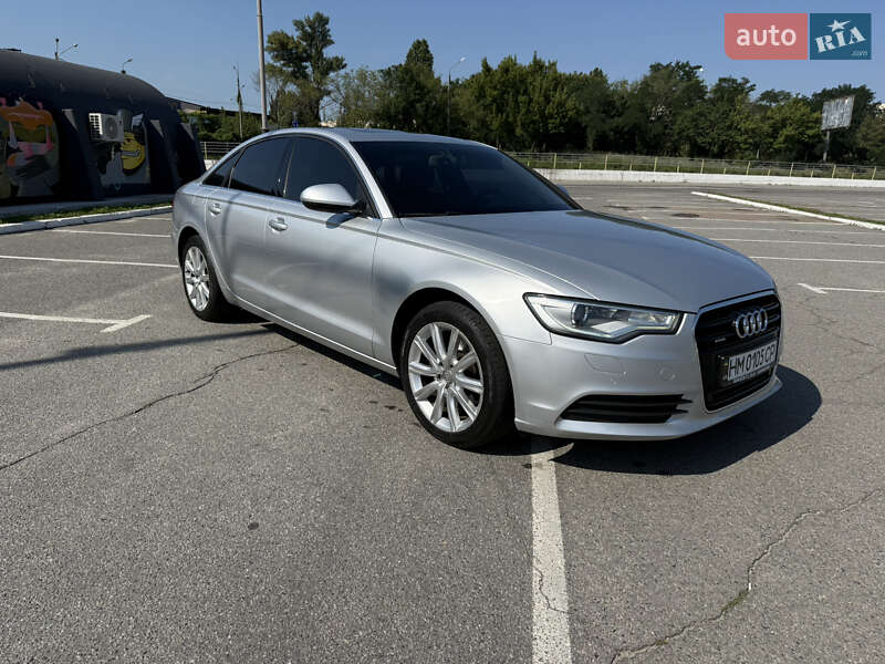 Седан Audi A6 2014 в Киеве