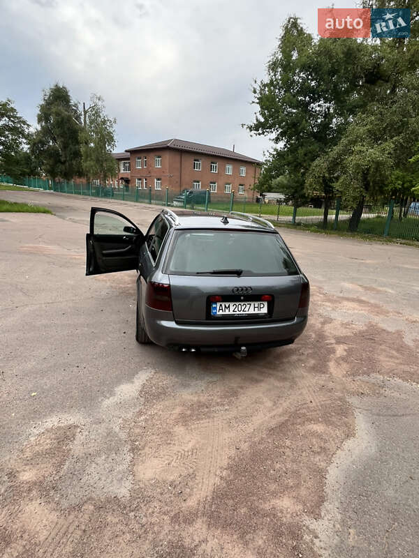 Универсал Audi A6 2003 в Коростене